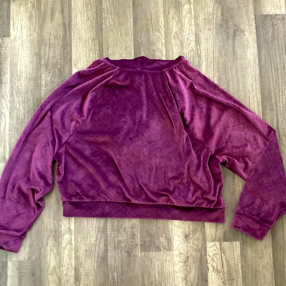 Victorias Secret sweatshirt - Picture 3 of 3